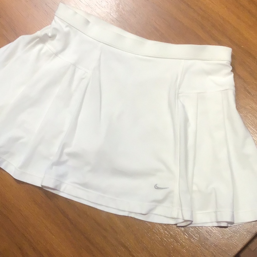 Nike white tennis skirt size kid Large